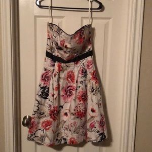 White House Black Market strapless dress Sz 6